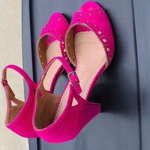 Fuschia pink retro peep toe heels